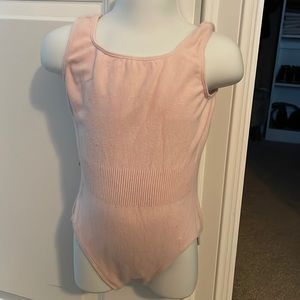 Ballet leotard in pale pink size Small (approximate 4-5yr old size) 4T, 5T